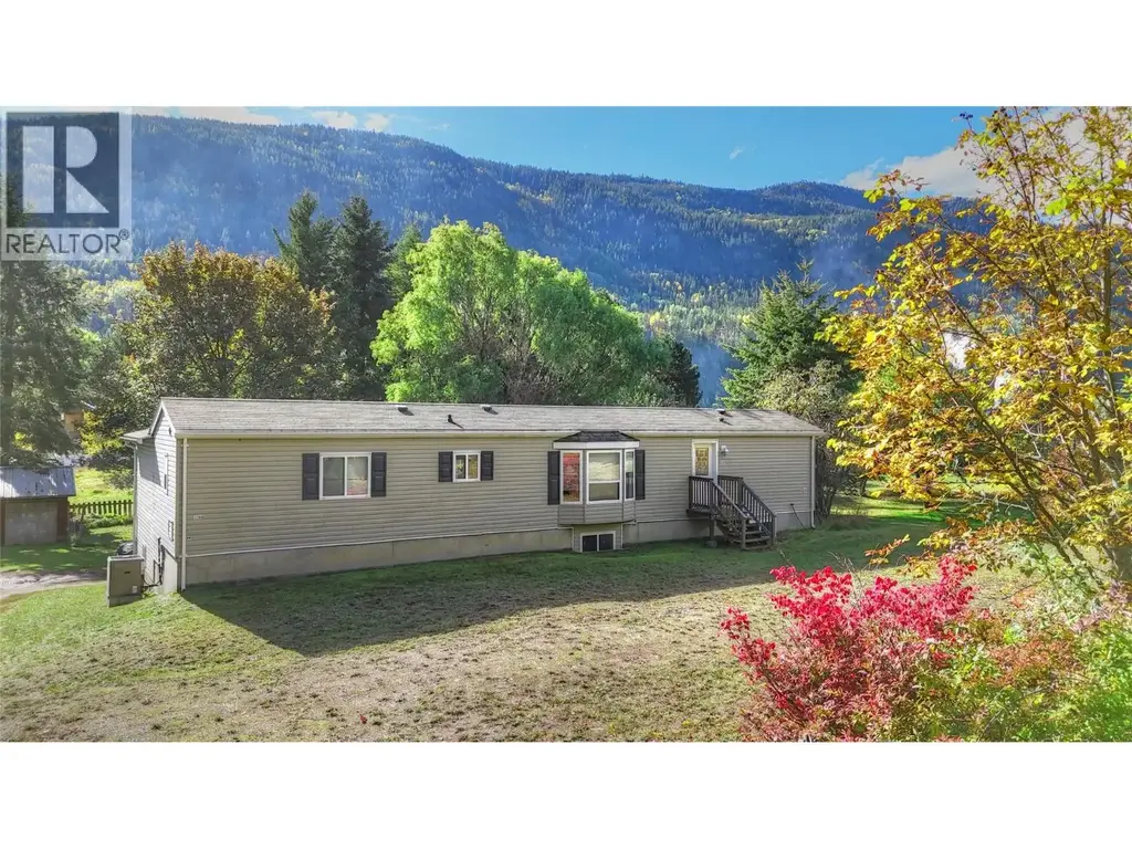 3560 Upper Levels Road, Robson